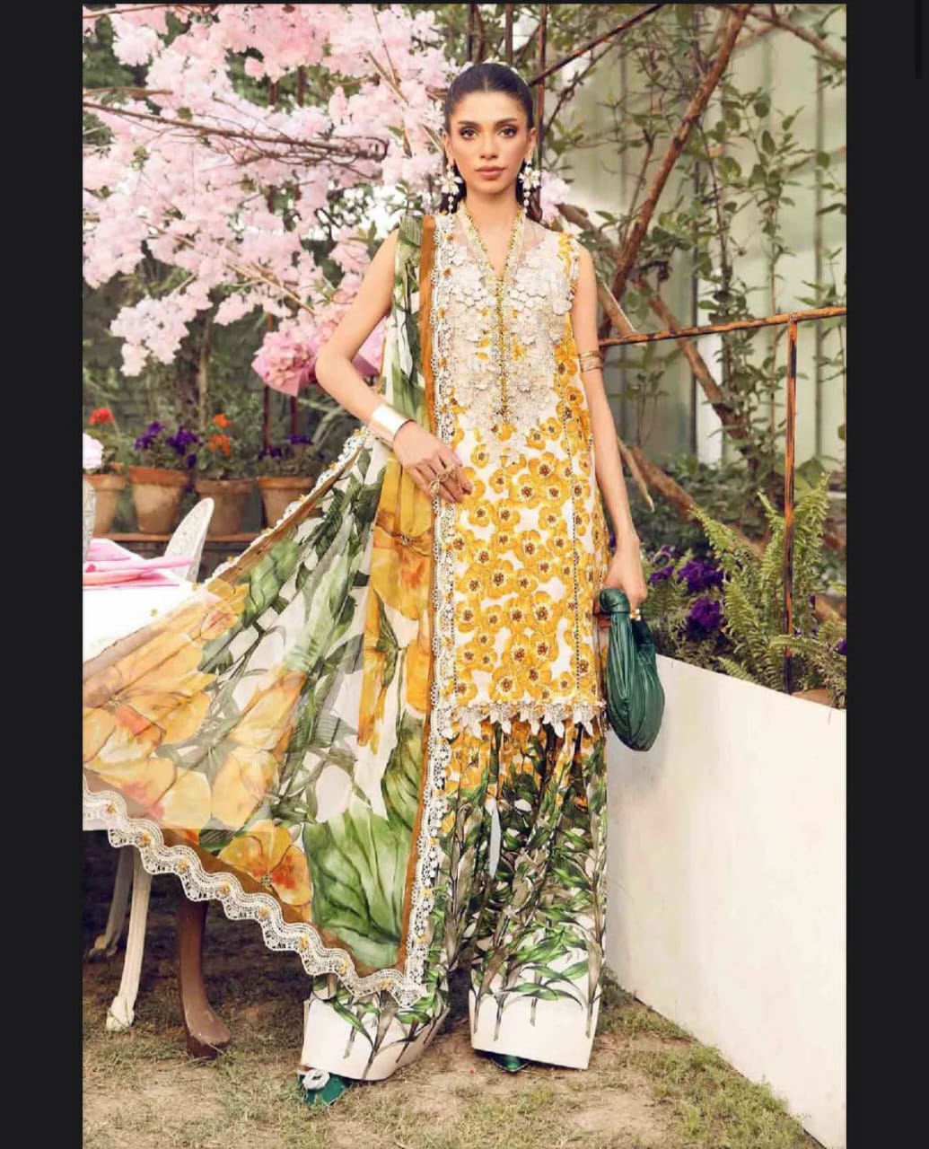 MARIA B Lawn Printed 3Piece D-004